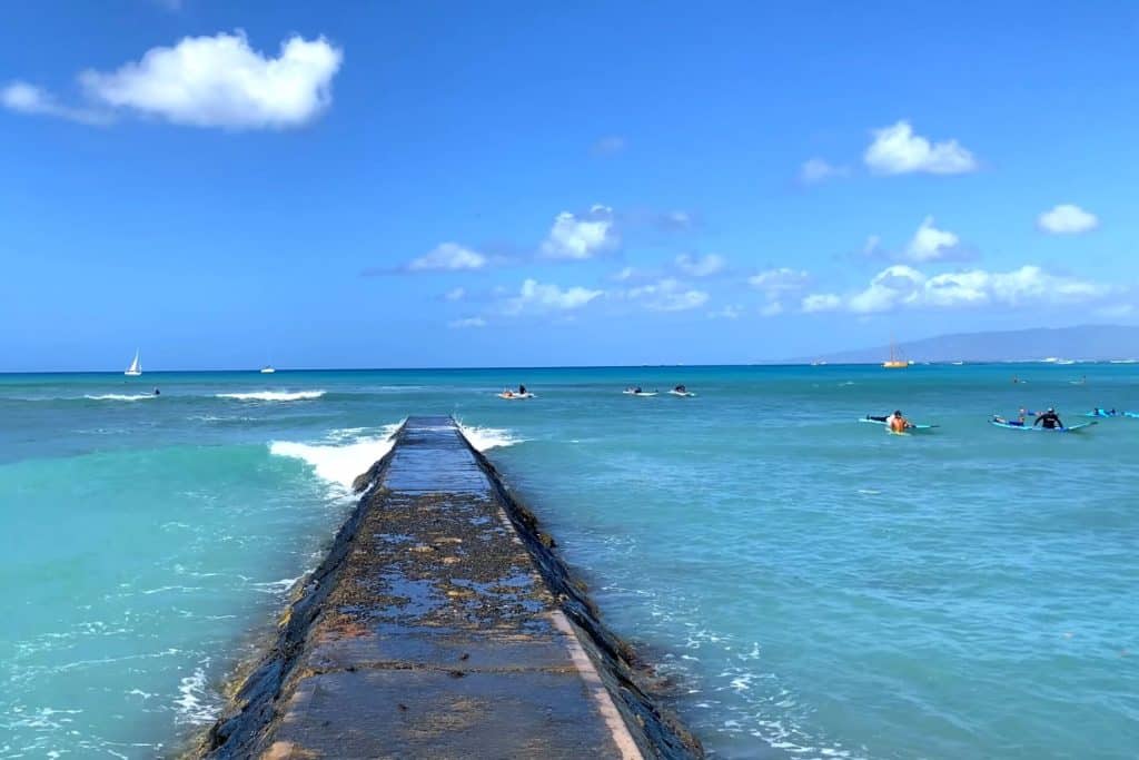 Top 10 Beginner Surf Spots in the United States