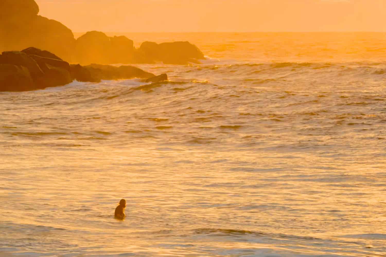 Mastering the Art of Reading Waves for Perfect Surfing Spots